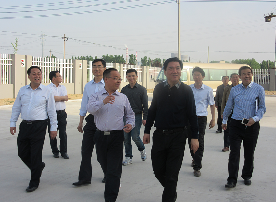 潍坊市委领导到企业调研汽车及装备制造产业发展情况